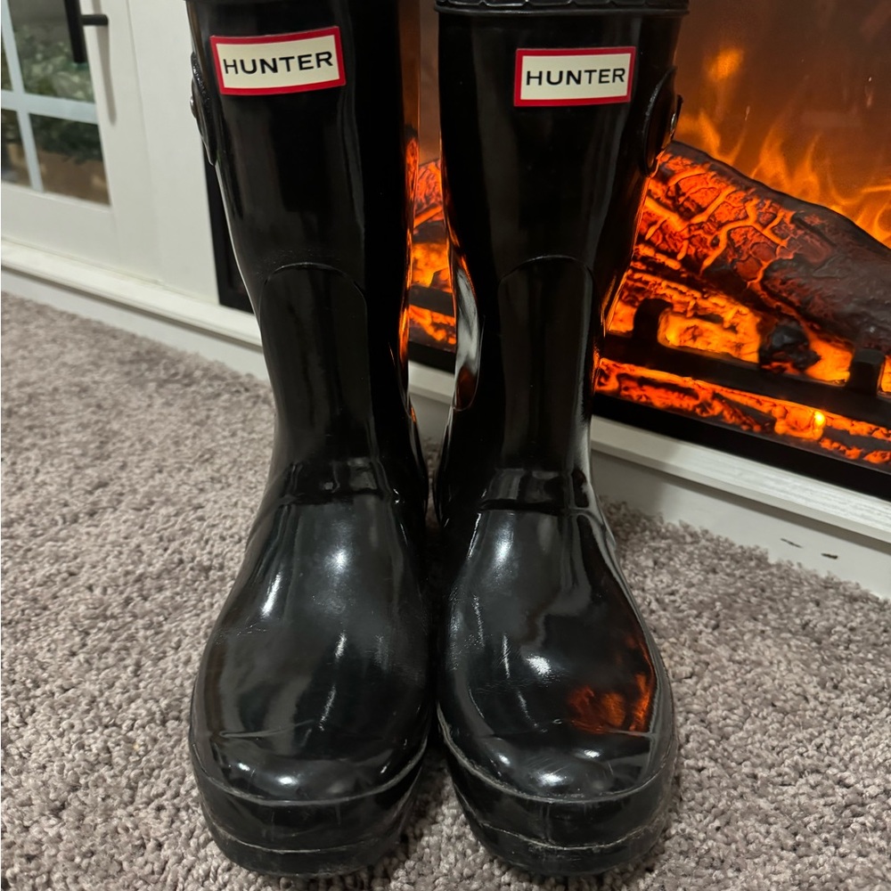Hunter Short Gloss Rain Boot - image 2